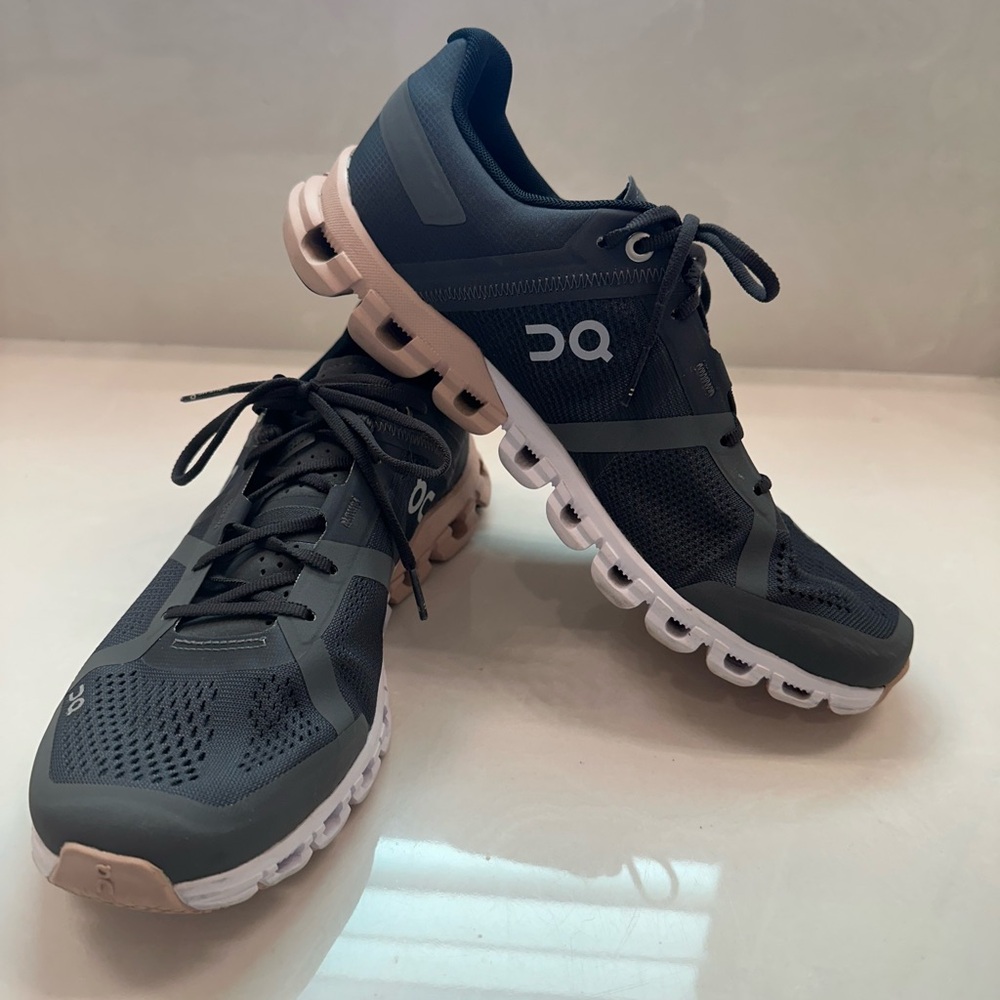Women’s OnCloud Tennis Shoes